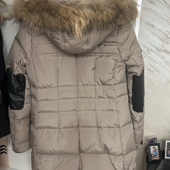 Down jacket with real fur - Picture 2 of 8